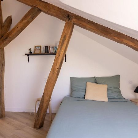 APPARTEMENT DUPLEX SAUMUR CENTRE, refait à neuf, à proximité du château Extérieur photo